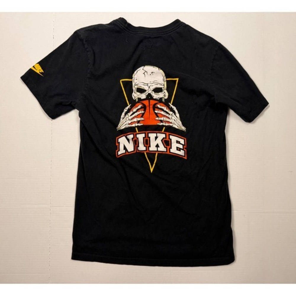 Nike Graphic T-Shirt Skull Basketball Small Black Crew Neck Short Sleeve Tee